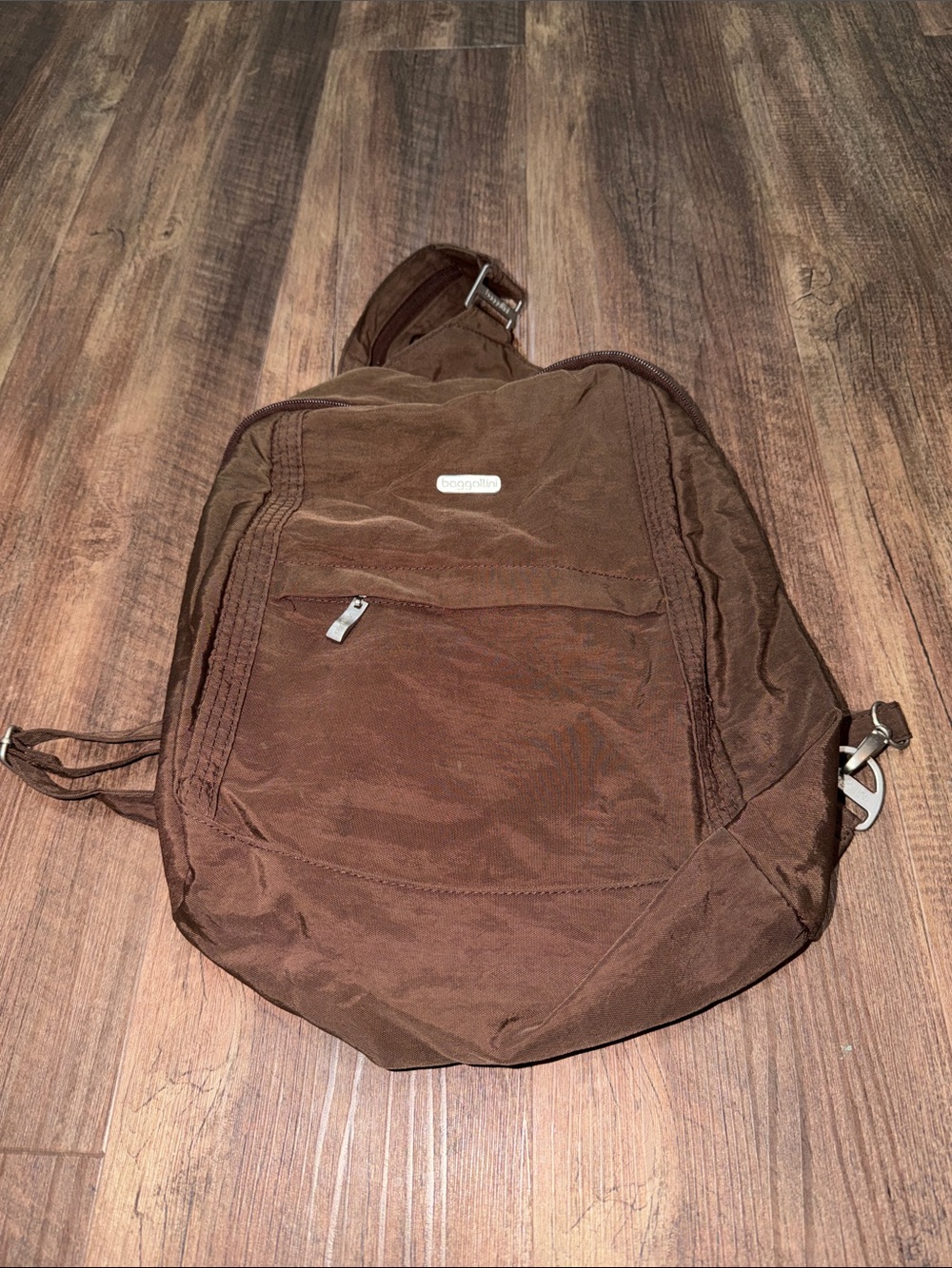 Baggallini Excursion Sling | Portobello Brown